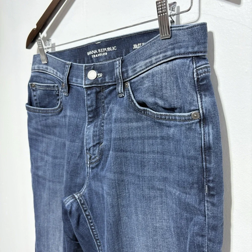 Banana Republic Jeans Mens 30 X 32 Traveler Tapered Fit Stretch Denim Comfort